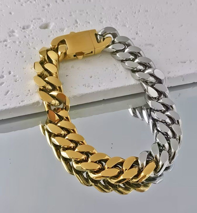 WD Solid Stainless Steel Chunky Two-Tone Bracelet🔥 (Category: Bracelets) located in Cebu City. Submitted by luxurycollectionhouse (Listing ID 1464748185, Image 1). Description: .