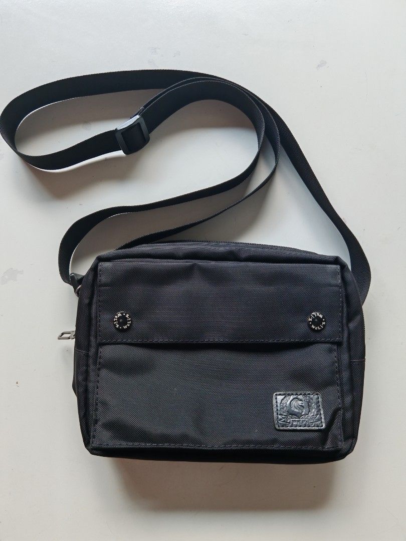 Welis Multi Pocket Sling Bag (Category: Sling Bags) located in Cavite. Submitted by zekesfinds (Listing ID 1464613273, Image 1). Description: .
