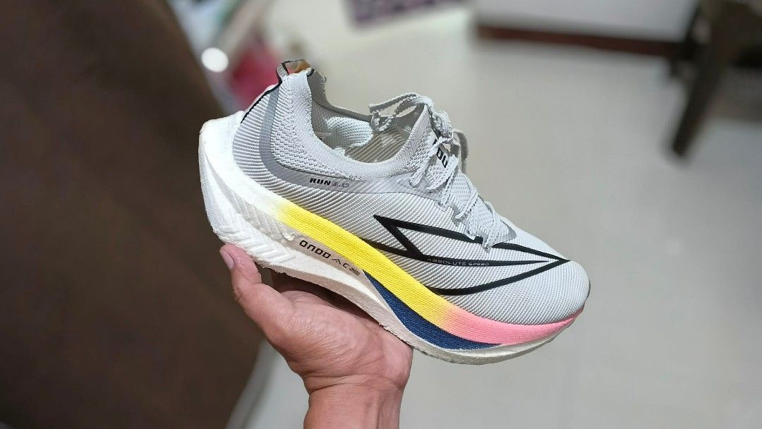 WHIRLWIND 3.0 CARBON PLATED (Category: Sneakers) located in Davao. Submitted by jahvyen (Listing ID 1464616518, Image 2). Description: FOR SALE: WHIRLWIND 3.0 CARBON PLATED US 6.5 M/EUR 39/24.5 CM EXCELLENT CONDITION. LOCATION: TORIL, DAVAO CITY..