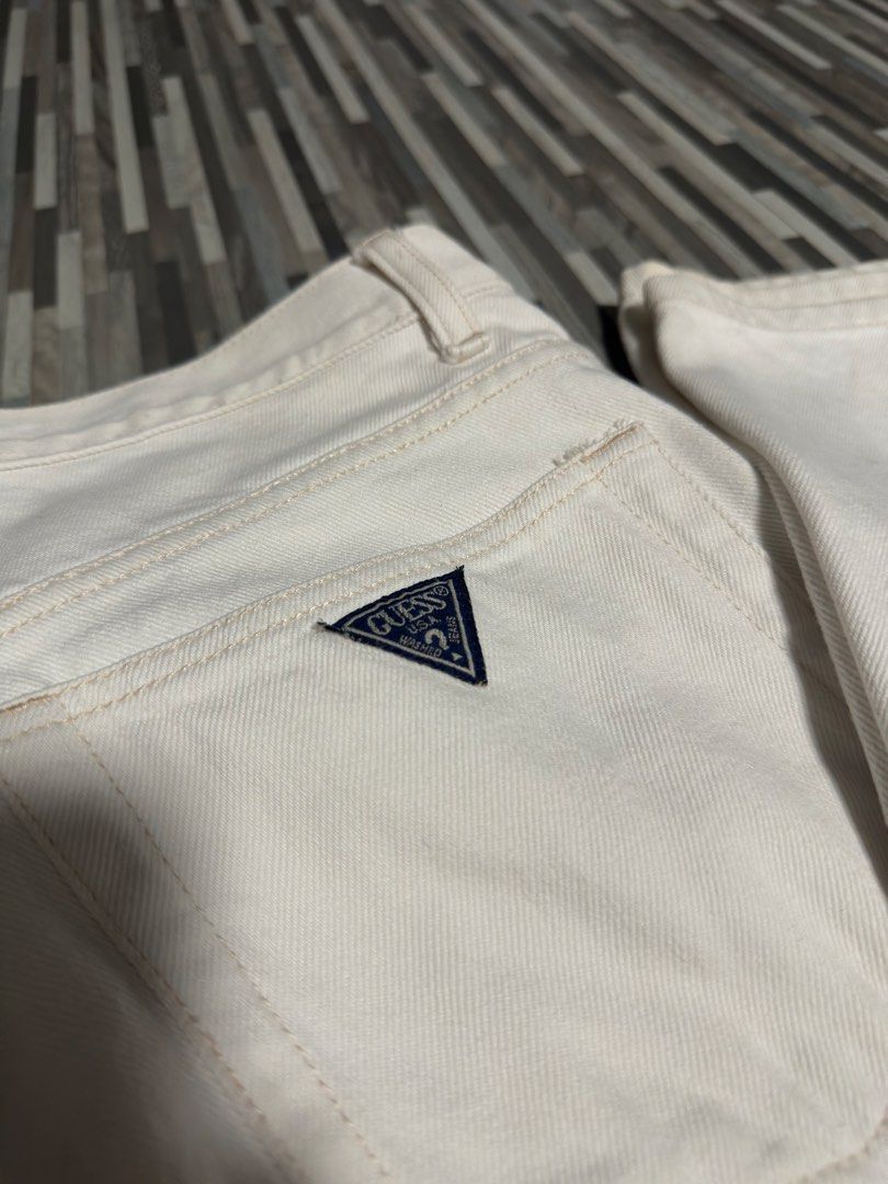 White Guess Jeans - Classic Fit (Category: Jeans) located in Manila. Submitted by miguelcajucs (Listing ID 1464612238, Image 2). Description: - 40 length 30waist 7 leg opening Classic white Guess jeans - Straight leg fit - Iconic Guess triangle logo on back pocket - Made from 100% cotton - Perfect staple piece for any wardrobe - Easy to style up or down.