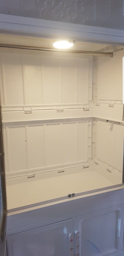 White Plastic Wardrobe Cabinet closet (Category: Shelves, Cabinets & Racks) located in Taguig. Submitted by apzdeclutter (Listing ID 1464736459, Image 3). Description: Message me if interested. 📩.