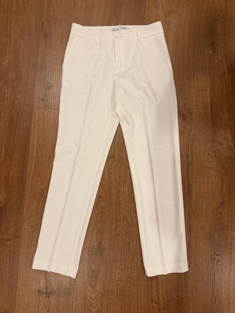 White Slacks (Category: Other Bottoms) located in Paranaque City. Submitted by bbyooodaa (Listing ID 1464634149, Image 1). Description: .
