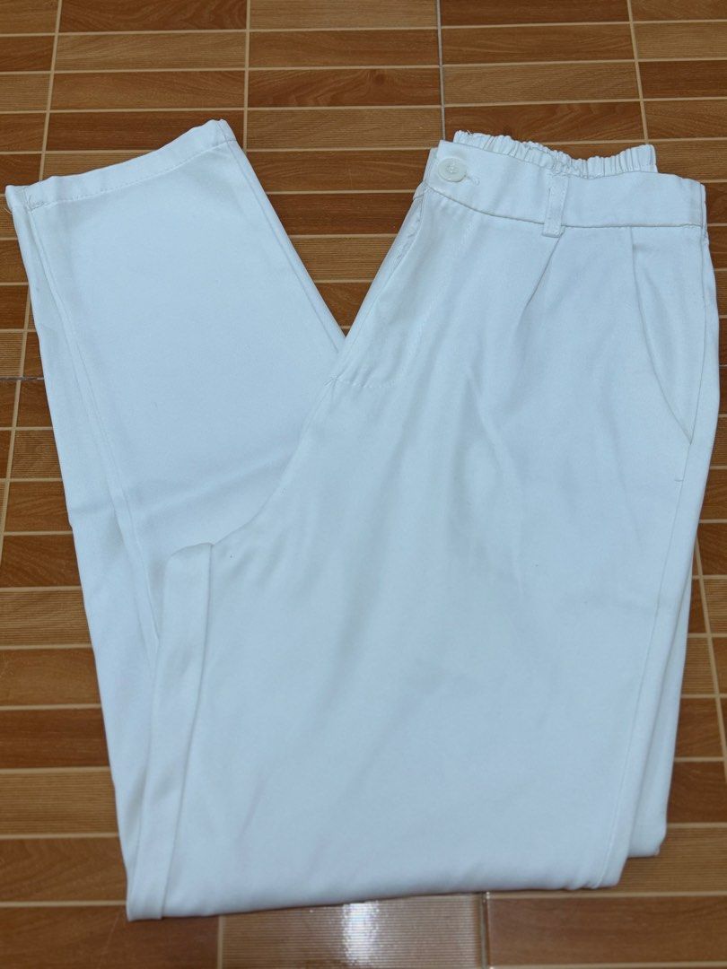 White Trouser (Category: Other Bottoms) located in Naga. Submitted by sbcookieee (Listing ID 1464717412, Image 1). Description: .
