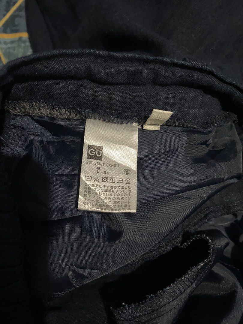 Wideleg GU Pants (Category: Other Bottoms) located in Rizal. Submitted by jjuuddaayy (Listing ID 1464640528, Image 3). Description: W: 30-35 L: 38” With sidepockets Navy blue XL on tag Garter back Wideleg Cotton linen Like new! 📍rizal, nueva ecija Ship only.
