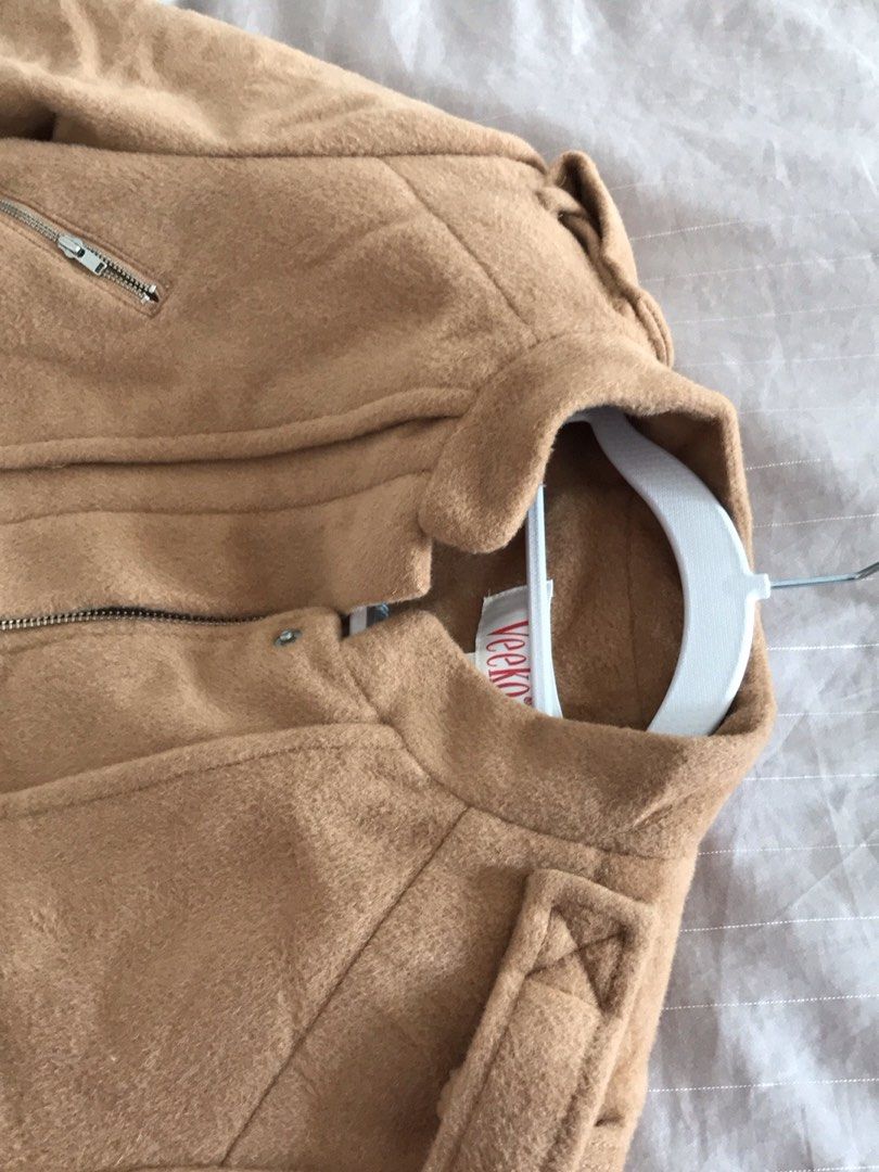winter jacket （分類：外套及戶外衣服）位於 Hong Kong。 由 pienagi 提交（商品編號 1464598741，圖片 5）。簡介： litely use good as new。