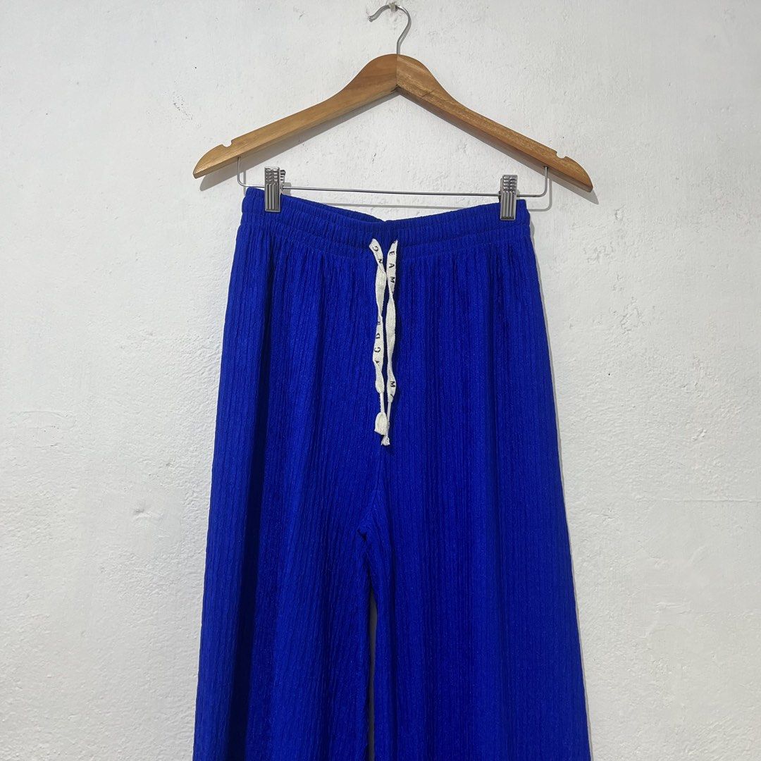 Women's Blue Pants [Medium] (Category: Other Bottoms) located in Quezon City. Submitted by jpsstore (Listing ID 1464641110, Image 2). Description: Size: Medium Length: 38" No issue MOP: Gcash SHIPPING: J&t | Lalamove.