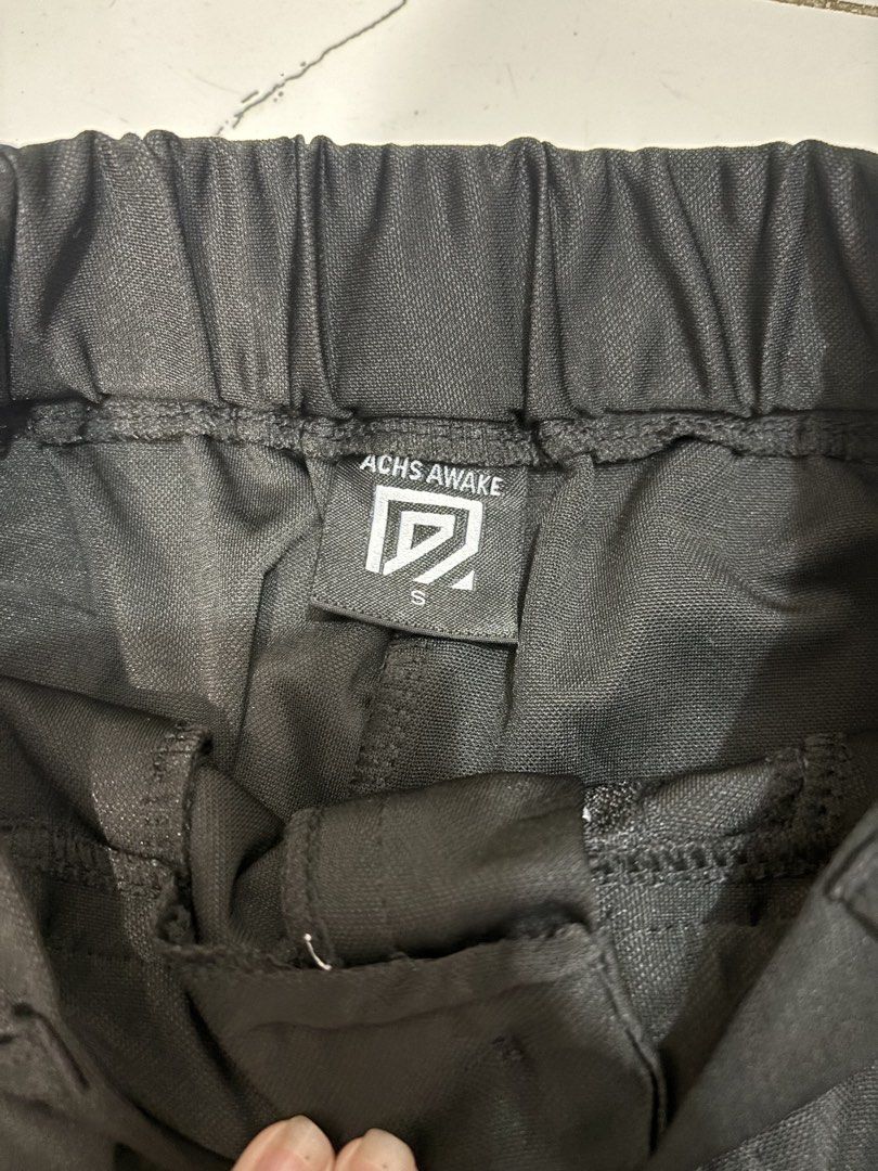 Women's Formal Pants (Category: Jeans) located in Quezon City. Submitted by den.declutters (Listing ID 1464599107, Image 2). Description: Fits waist line 24-26.