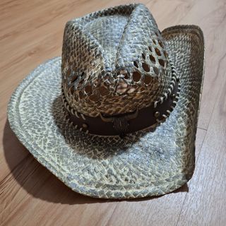 (Category: ) located in . Submitted by Lising (Listing ID 1464575884, Image 1). Description: .