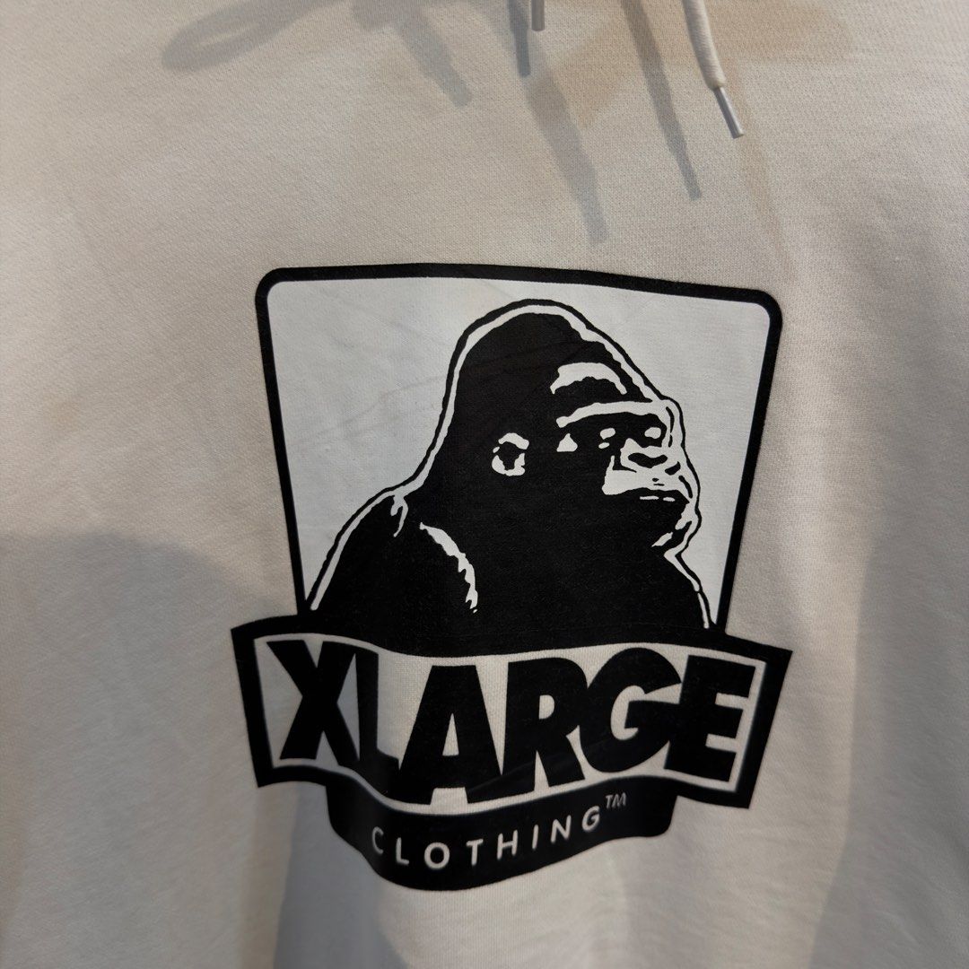 XLarge White Hoodie (Category: Hoodies) located in Manila. Submitted by jerichomal82553 (Listing ID 1464751922, Image 3). Description: XLarge White Hoodie 24.5 by 31 Excellent Condition Missing Washtag CLAIM 2k.