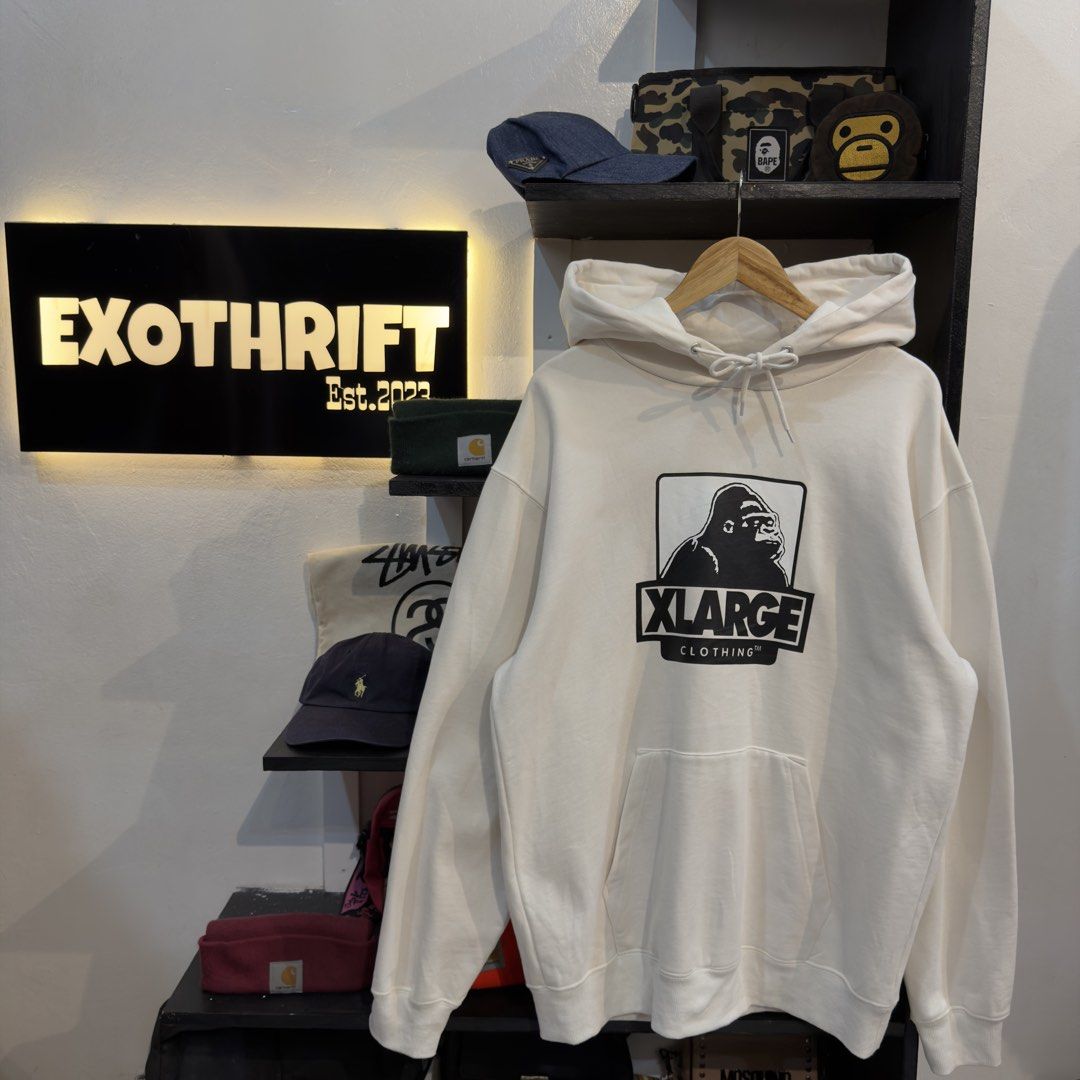 XLarge White Hoodie (Category: Hoodies) located in Manila. Submitted by jerichomal82553 (Listing ID 1464751922, Image 1). Description: XLarge White Hoodie 24.5 by 31 Excellent Condition Missing Washtag CLAIM 2k.