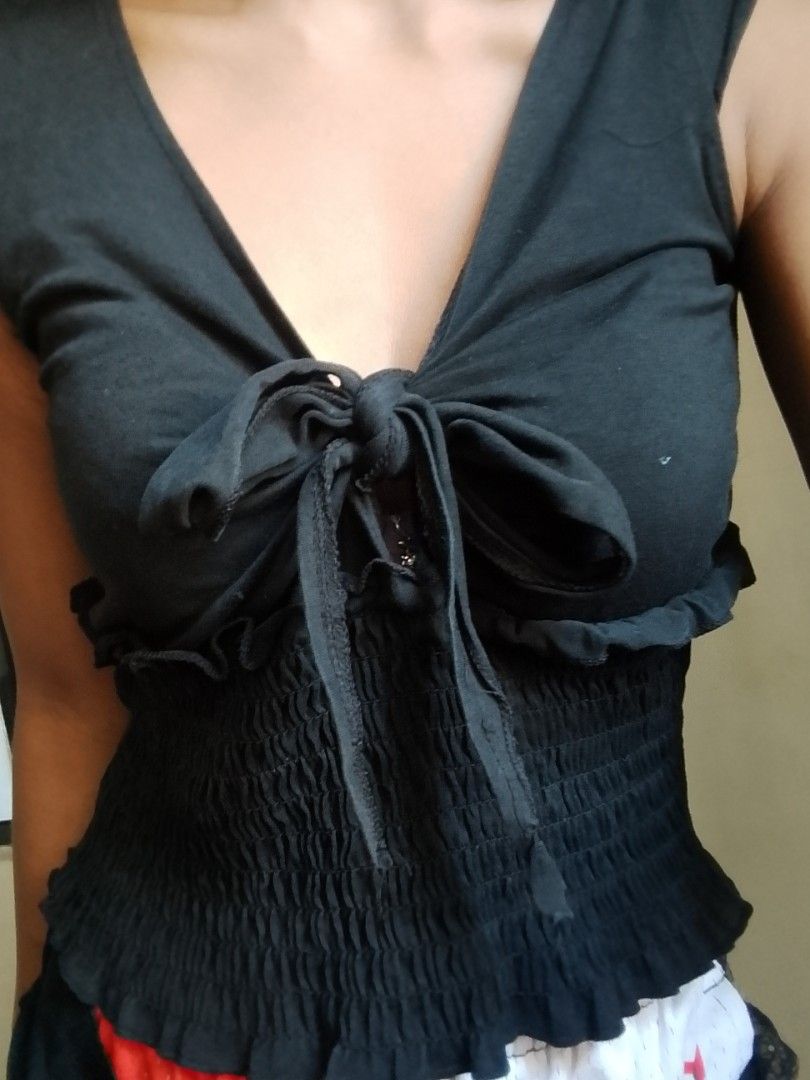 Y2K & Coquette Style Black Top Bundle (Category: Activewear) located in Manila. Submitted by mari_123.123 (Listing ID 1464654383, Image 2). Description: Elevate your everyday wardrobe with this curated 3-piece black top bundle perfect for Y2K, coquette, whimsigoth, and fairy grunge aesthetics. These are super versatile, stretchy, and perfect for layering or wearing on their own!.