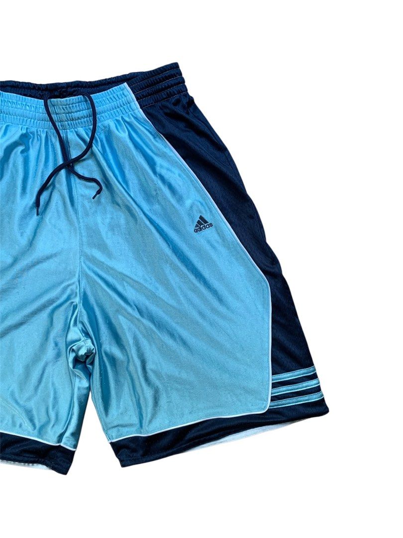 Y2K Adidas Reversible short (Category: Shorts) located in Buhi. Submitted by sneak_pick (Listing ID 1464602194, Image 3). Description: Y2K Adidas Reversible short Measurements: Waist: 31-34” Length: 23” Leg Opening: 13.5”.