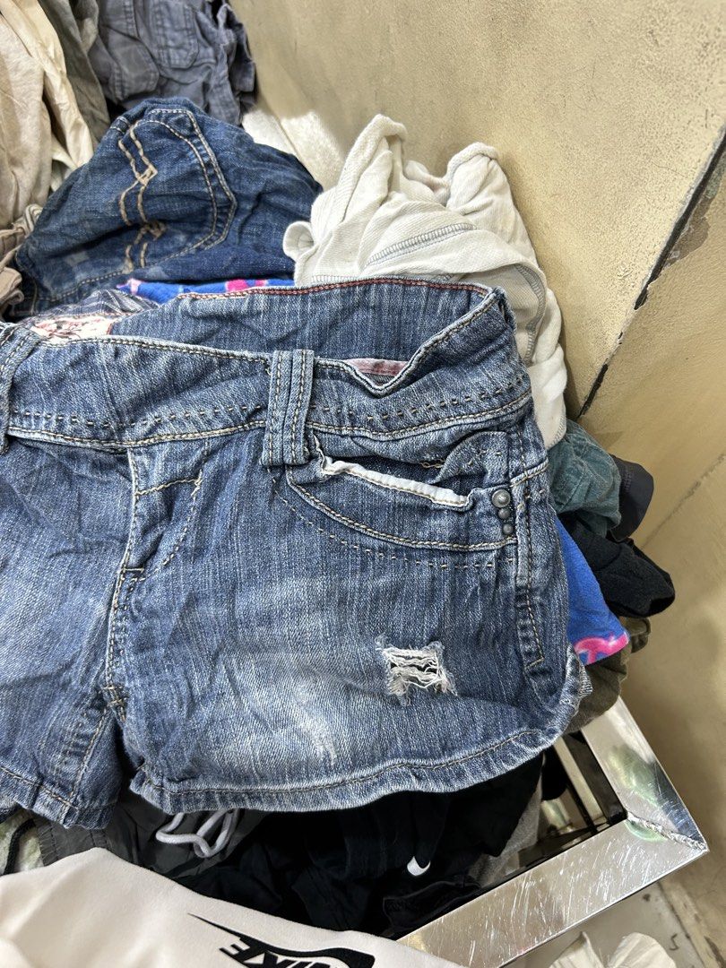 Y2K Dolled Denim Shorts (Category: Shorts) located in Kabankalan. Submitted by leans_closet (Listing ID 1464693024, Image 3). Description: .