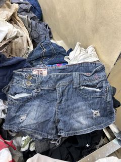 (Category: ) located in . Submitted by leans_closet (Listing ID 1464693024, Image 1). Description: .