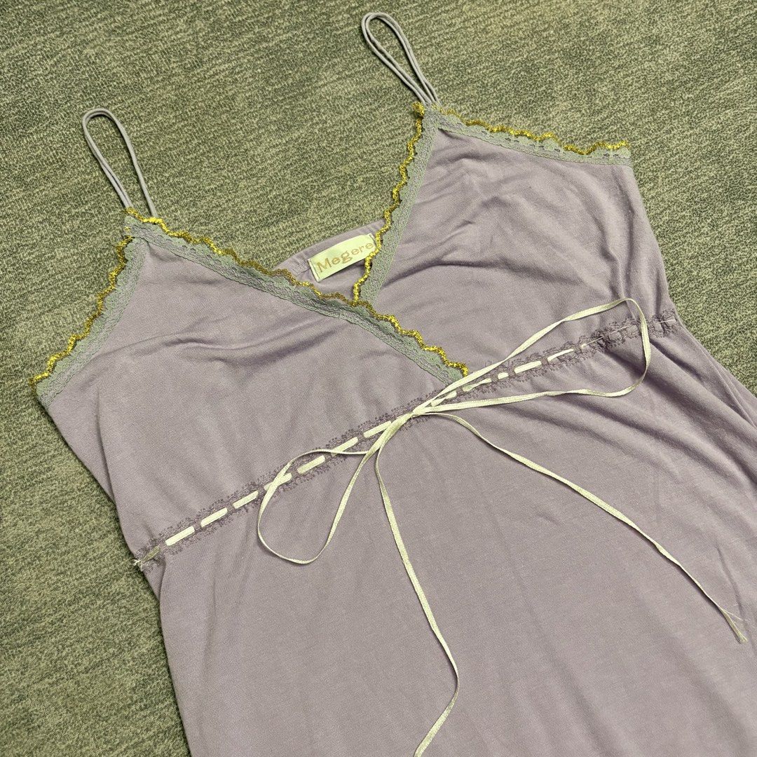 Y2K Megere Camisole Top (Category: Sleeveless) located in Batangas. Submitted by bermudaph.2 (Listing ID 1464676291, Image 2). Description: .