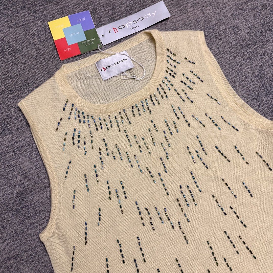 Y2K Rhapsody Cylindrical Beads (Category: Sleeveless) located in Batangas. Submitted by bermudaph.2 (Listing ID 1464675436, Image 2). Description: .