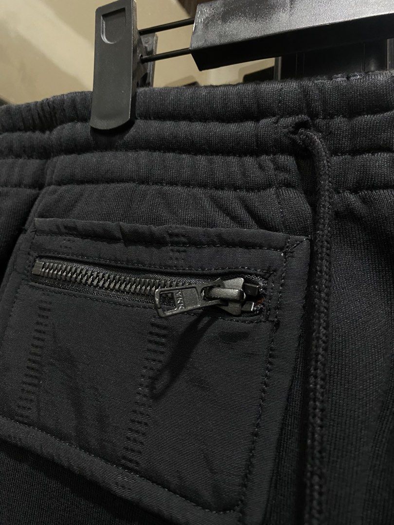 Y3 Adidas (Category: Joggers) located in Manila. Submitted by vizcarrach03925 (Listing ID 1464717590, Image 3). Description: .