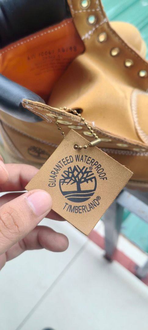 Yellow and Maroon Zigzag Shoelaces (Category: Boots) located in Taguig. Submitted by slime824 (Listing ID 1464623758, Image 2). Description: - Brand new zigzag shoelaces - Colors: Yellow and Maroon - Ideal for customizing sneakers and boots - Adds a vibrant pop of color to any footwear - Feel free to ask any questions!.