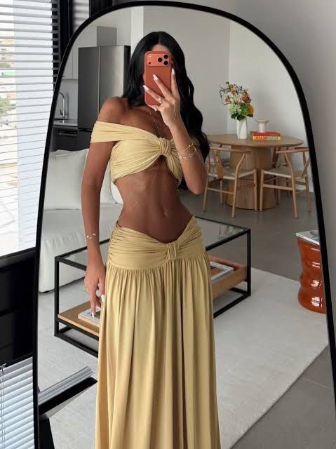 yellow top + skirt (Category: Sets or Coordinates) located in Taguig. Submitted by shoppiaholic (Listing ID 1464641550, Image 2). Description: .