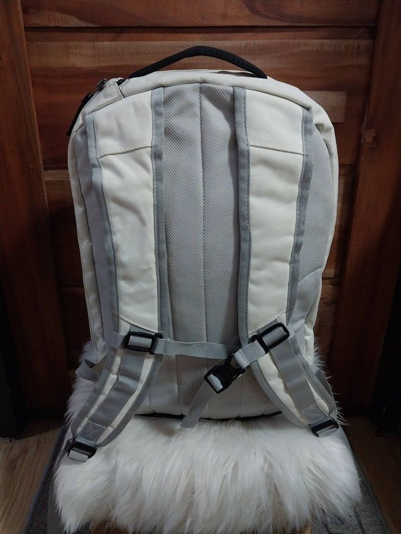 YONEX BADMINTON/TENNIS BACKPACK (Category: Backpacks) located in Cagayan de Oro. Submitted by lj100614 (Listing ID 1464734241, Image 2). Description: Pagka Gwapou nman😱😱😱 :Yonex🎒🎒🎒 :Large Size :No Issue.