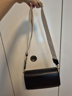 (Category: ) located in . Submitted by parisfashionchic (Listing ID 1464570824, Image 1). Description: .