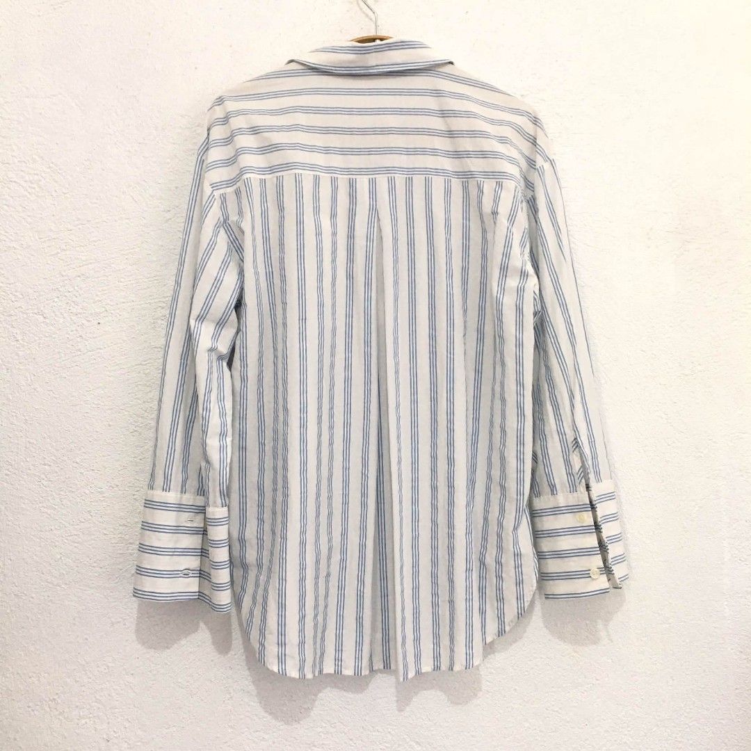 Zara basic stripes polin shirt (Category: Longsleeves) located in Subic. Submitted by ayvee.ph (Listing ID 1464658919, Image 3). Description: Zara basic stripes polin shirt So pretty & comfy!!!✨ Prelove No when worn 🏷Good as bnew 💯Store bought Size: S on tag fits Medium Bust: Upto 40 Length: 26 inches Shoulder: 21 📌Measured via tm ✅Color may differ due to lighting Price: 650 📍Location: Olongapo City 🚛Courier: Reg J&T door to door del Mine no