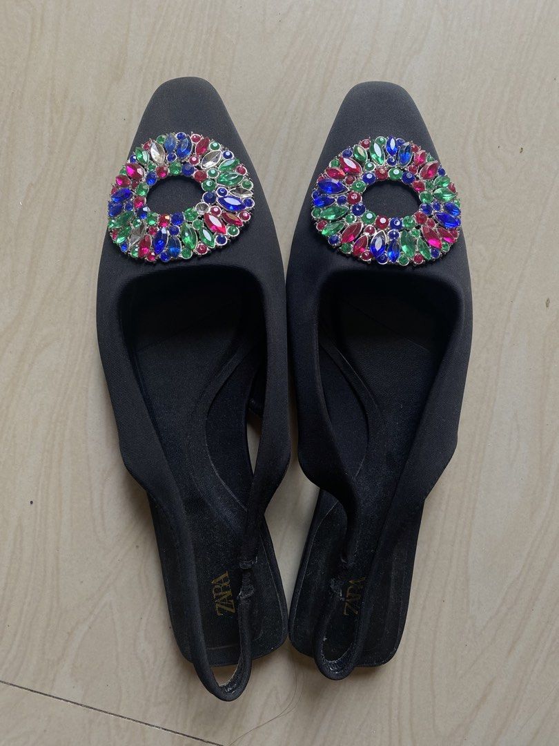 Zara Black Pointed Strap On w Rhinestones (Category: Flats & Sandals) located in Cavite. Submitted by tris.preloved (Listing ID 1464634319, Image 1). Description: 10/10 condition, like new 24.5cm, size 39 no flaws.