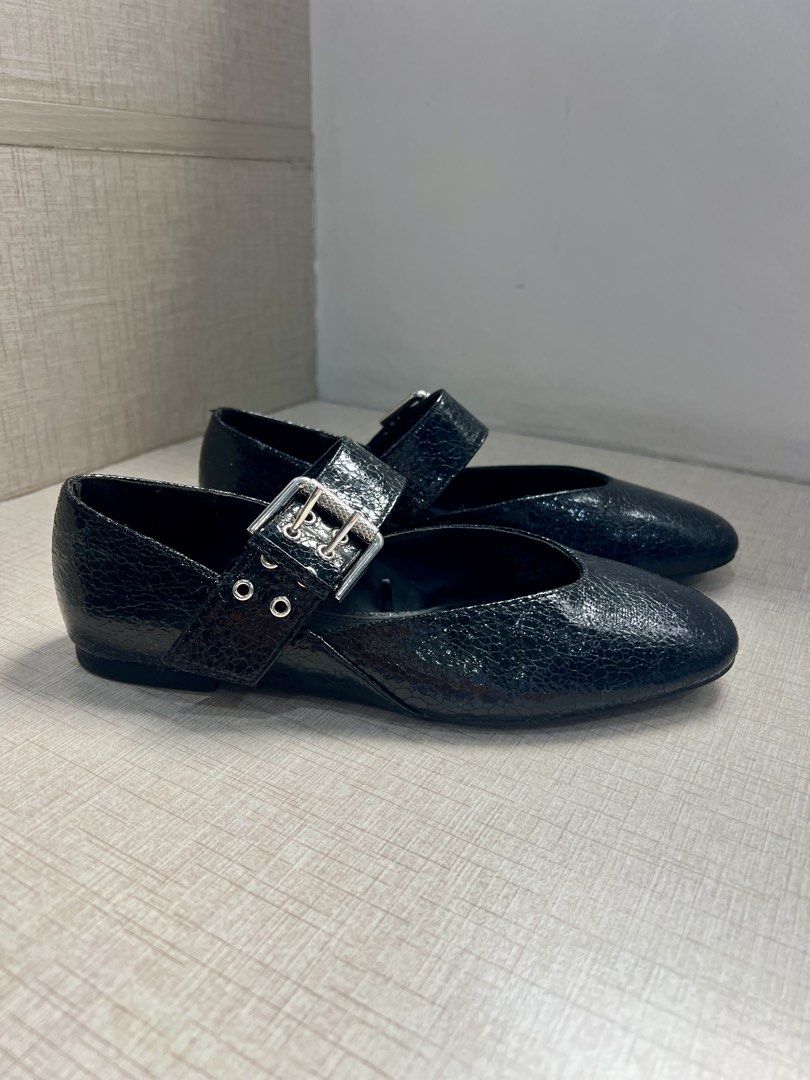 Zara Buckled Ballet Flats (Category: Flats & Sandals) located in Quezon City. Submitted by fromkimwithless (Listing ID 1464630994, Image 3). Description: - Size: 37 - Black - Includes Zara dustbag - Purchased: Zara online 3504/310 - Shipping: Lalamove or Grab — shipping fee shouldered by the buyer.