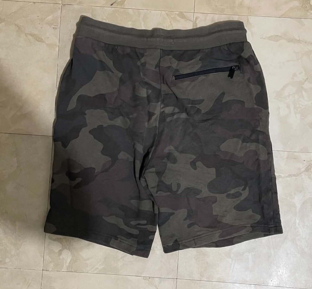ZARA camouflage short (Category: Shorts) located in Tigaon. Submitted by partidothrift_v2 (Listing ID 1464721185, Image 2). Description: .