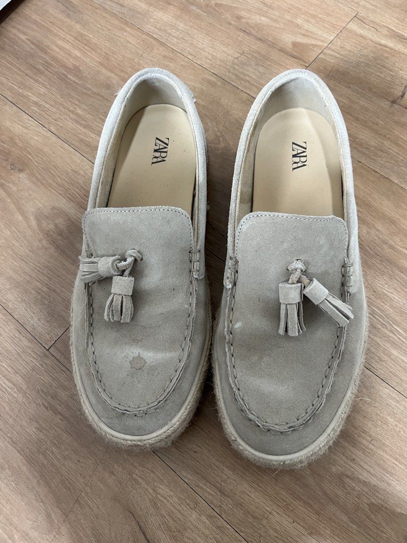 Zara casual tassle loafers (Category: Casual Shoes) located in Mandaluyong City. Submitted by minimalmeowguy (Listing ID 1464581513, Image 1). Description: Zara casual tassle loafers - suede material - 8/10 condition. Used but not abused - size 10us - not my style anymore.