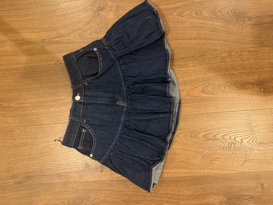 Zara denim skirt (Category: Other Bottoms) located in Paranaque City. Submitted by bbyooodaa (Listing ID 1464654002, Image 1). Description: Super cute!! Easy to style and very flattering!!.