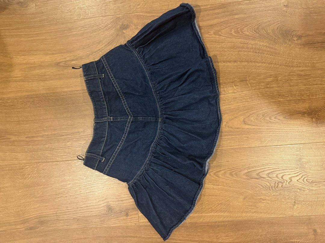Zara denim skirt (Category: Other Bottoms) located in Paranaque City. Submitted by bbyooodaa (Listing ID 1464654002, Image 2). Description: Super cute!! Easy to style and very flattering!!.