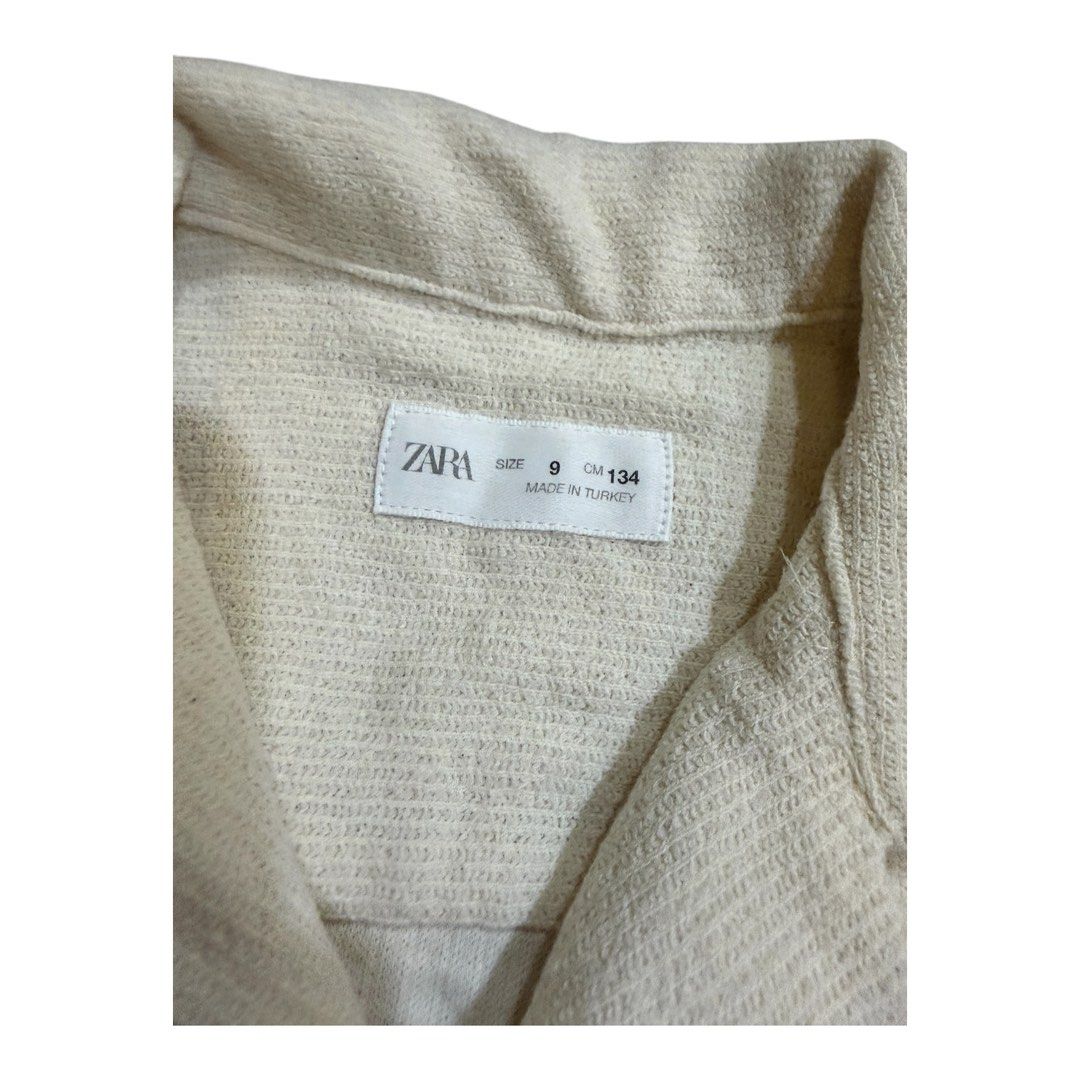 Zara knit set (Category: Babies & Kids Fashion) located in Lipa City. Submitted by lifestyled (Listing ID 1464676541, Image 3). Description: Zara knit set Size 10 Top-Aa- 17” L- 20” Bottom- W-11” L-18” Worn once Color rate 10/10 💯 Authentic.