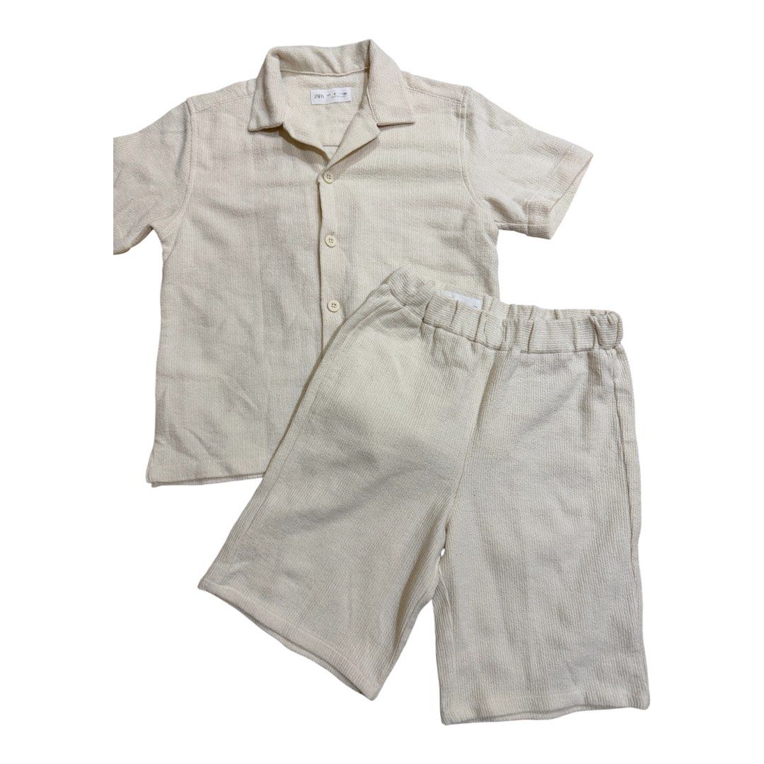 Zara knit set (Category: Babies & Kids Fashion) located in Lipa City. Submitted by lifestyled (Listing ID 1464676541, Image 2). Description: Zara knit set Size 10 Top-Aa- 17” L- 20” Bottom- W-11” L-18” Worn once Color rate 10/10 💯 Authentic.