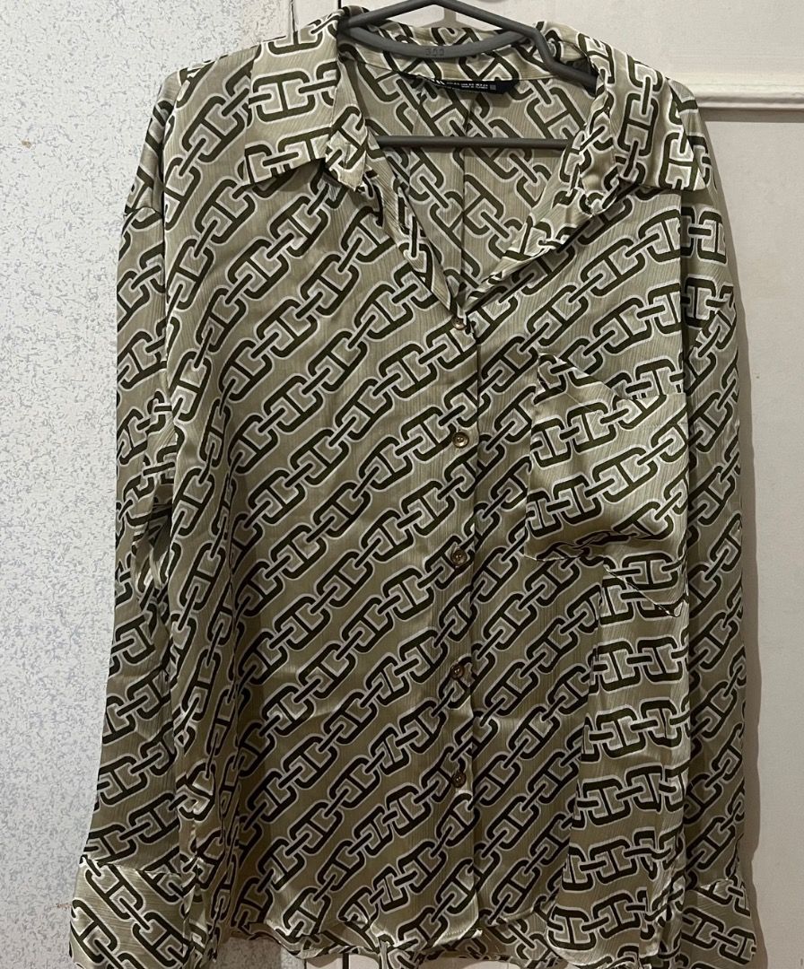 ZARA Longsleeves Blouse (Category: Longsleeves) located in Cavite. Submitted by classicsale (Listing ID 1464738771, Image 1). Description: Brand: Zara Size: XS Price: Php 400 plus shipping fee Payment: Gcash / Maya Shipping: LBC / Grab Express / J&T (dm for more options or details) DM FOR MORE INFO.