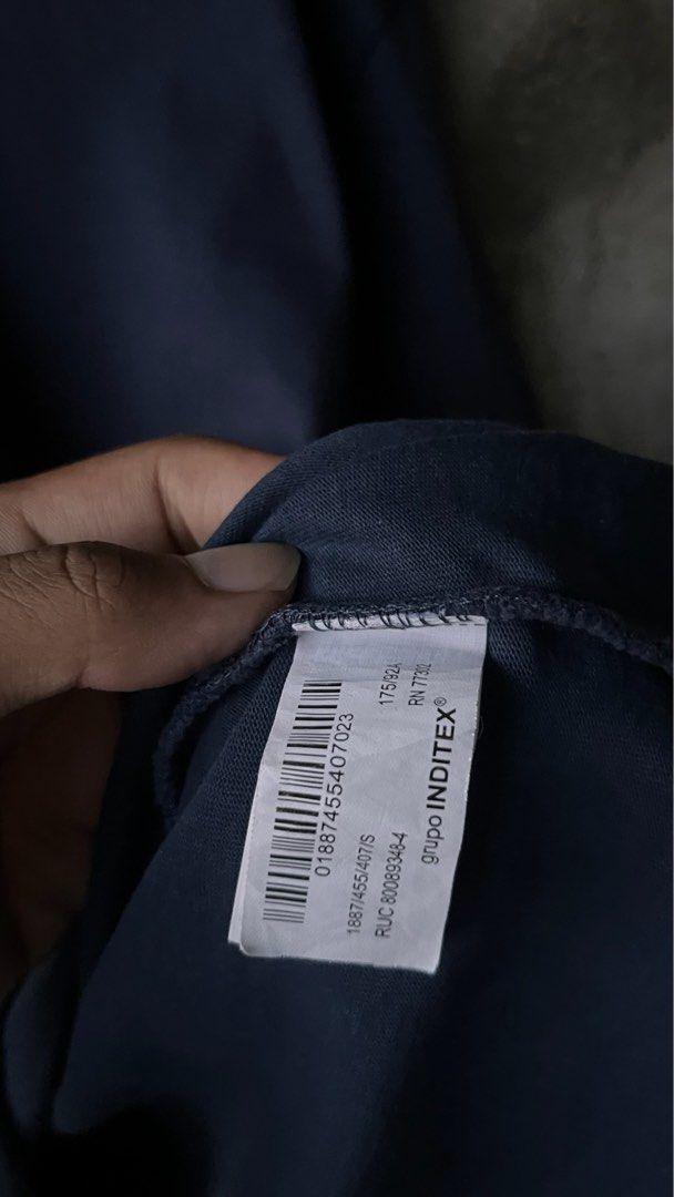 Zara “Navy Blue” Oversized T-shirt (Category: Tshirts & Polo Shirts ) located in Cabuyao City. Submitted by kisyana (Listing ID 1464656759, Image 3). Description: .