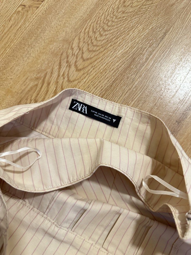 [ZARA] peach pinstripe skort (Category: Skirts) located in Cainta. Submitted by m4tchyyy (Listing ID 1464650497, Image 2). Description: 🍀 mode of payment: gcash or bdo 🍀 mode of delivery: j&t express, ggx, or same day delivery within metro manila feel free to inquire! 🩷.