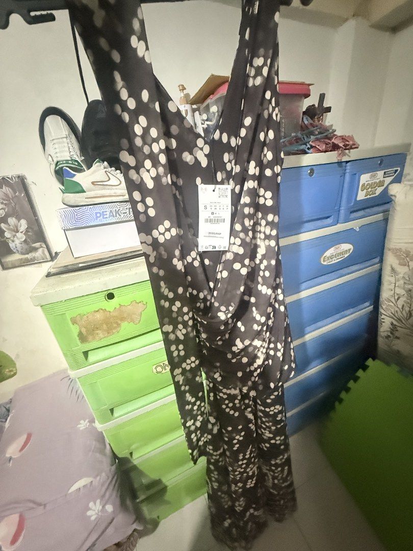 Zara Polka dress (Category: Dresses) located in Taguig. Submitted by zarafashionista20 (Listing ID 1464700724, Image 3). Description: Polka dress brown with body suit underneath. Im selling this coz its small for me.