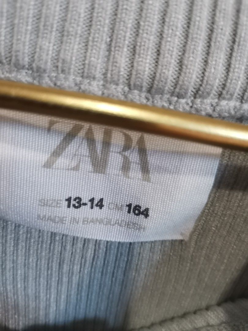 zara shirt (Category: Shirts) located in Quezon City. Submitted by charlottescollection (Listing ID 1464581323, Image 2). Description: original zara shirt can fit to size small .