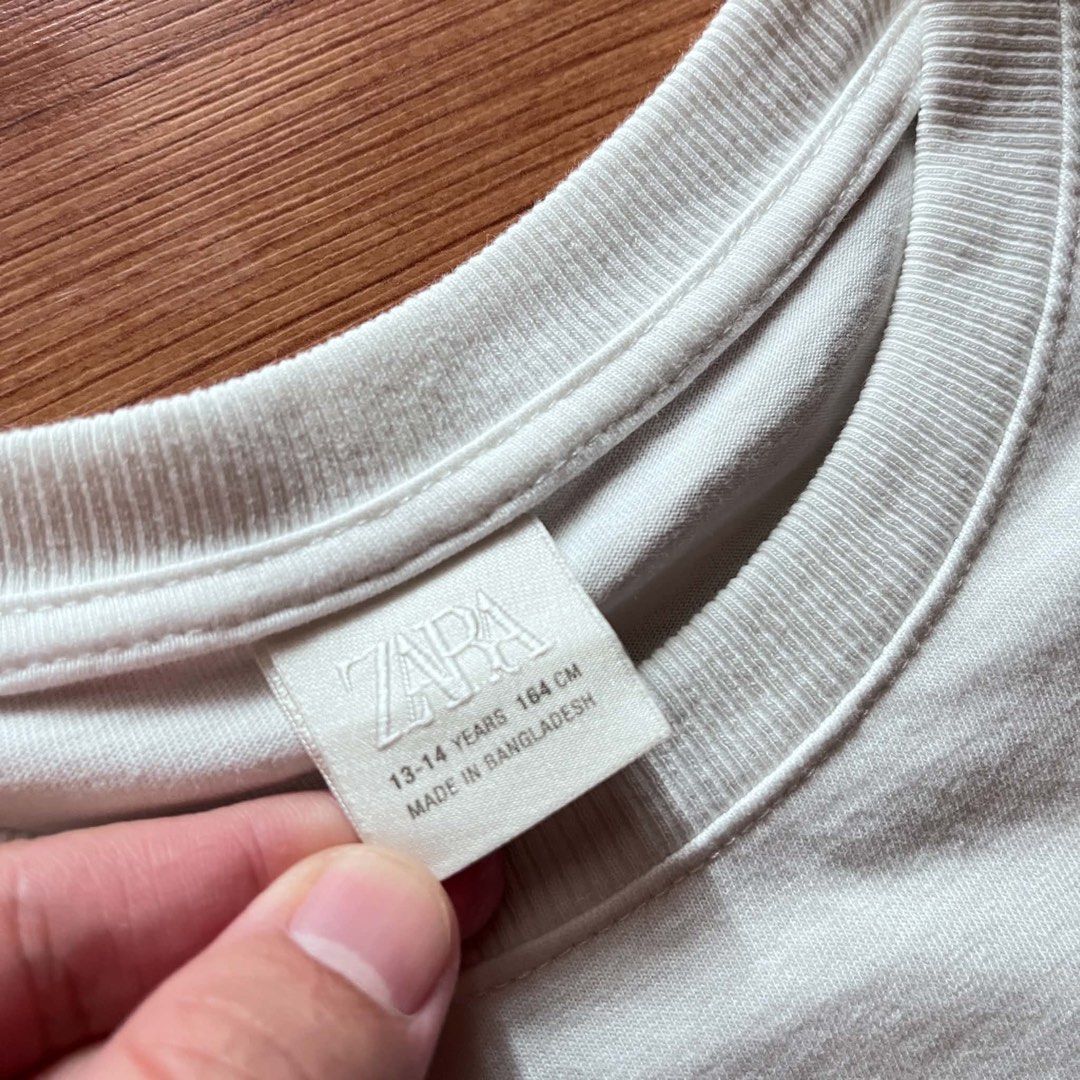Zara T-Shirt (Category: Shirts) located in Rizal. Submitted by timelessfinds89_ (Listing ID 1464572979, Image 3). Description: Dimes: L26 W20 (fits S-M).