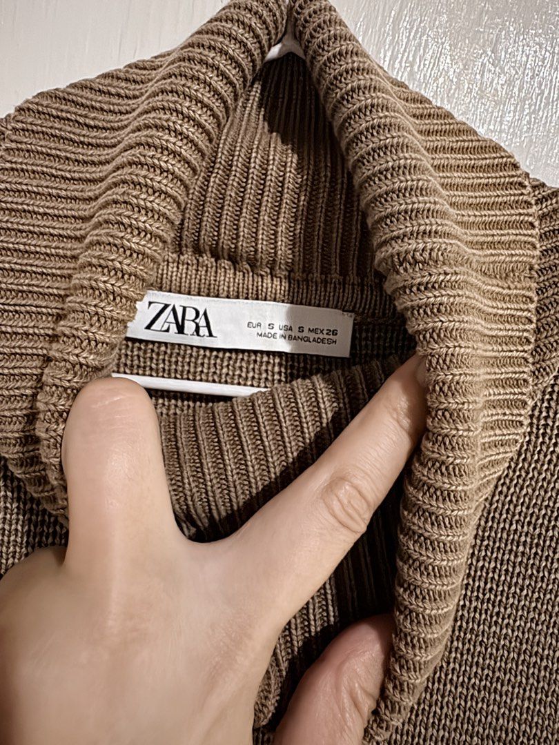 Zara turtle neck crop top longsleeve small (Category: Coats, Jackets and Outerwear) located in Quezon City. Submitted by cosmicshark.060c70 (Listing ID 1464675512, Image 3). Description: Bought at zara store Used only for 15 hours Rfs dont like to repeat outfits.