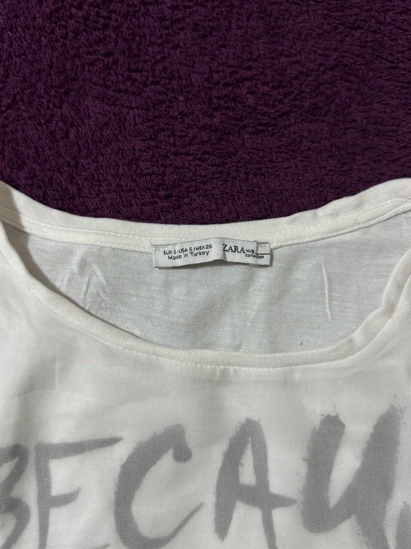 zara white graphic boxy t-shirt (Category: Shirts) located in Manila. Submitted by xo.cassie (Listing ID 1464736029, Image 2). Description: ꒰୨୧꒱ zara white graphic boxy t-shirt 🧺 details: ⋯ size: small on tag, fits up to large ⋯ bust: 34 in ⋯ waist: 34 in ⋯ washed and ready to wear for buyer 💌 gift boxes are available !! if you would like your item to be placed in a corrugated gift box, simply let me know and add ₱20 to the purchase price. mop: