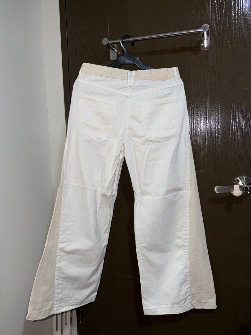 ZARA Wide Leg Jeans White Beige (Category: Jeans) located in Quezon City. Submitted by hey.cider (Listing ID 1464581997, Image 2). Description: - Zara wide leg jeans - Color: White and Beige - Size: 6 US | 38 EUR - Never used - RFS: Decluttering.