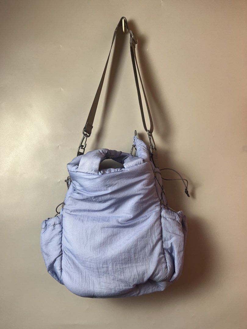 Zara x And Wander shoulder bag (Category: Shoulder Bags) located in Quezon City. Submitted by theideal (Listing ID 1464681781, Image 2). Description: Read first before buy Legit/Authentic Zara x And Wander shoulder bag Still in good and presentable condition No major flaws Minor sign of use only See picture details posted .