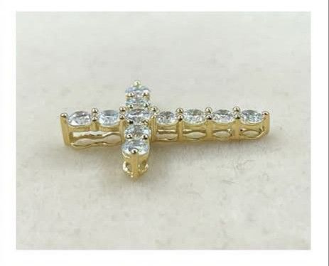 11 stones Diamond Cross Pendant (Category: Necklaces) located in Malolos. Submitted by keenhorse_ef38ab (Listing ID 1464773873, Image 2). Description: 1carat diamond 18karat gold COD/COP VIA LBC NO MEETUP.