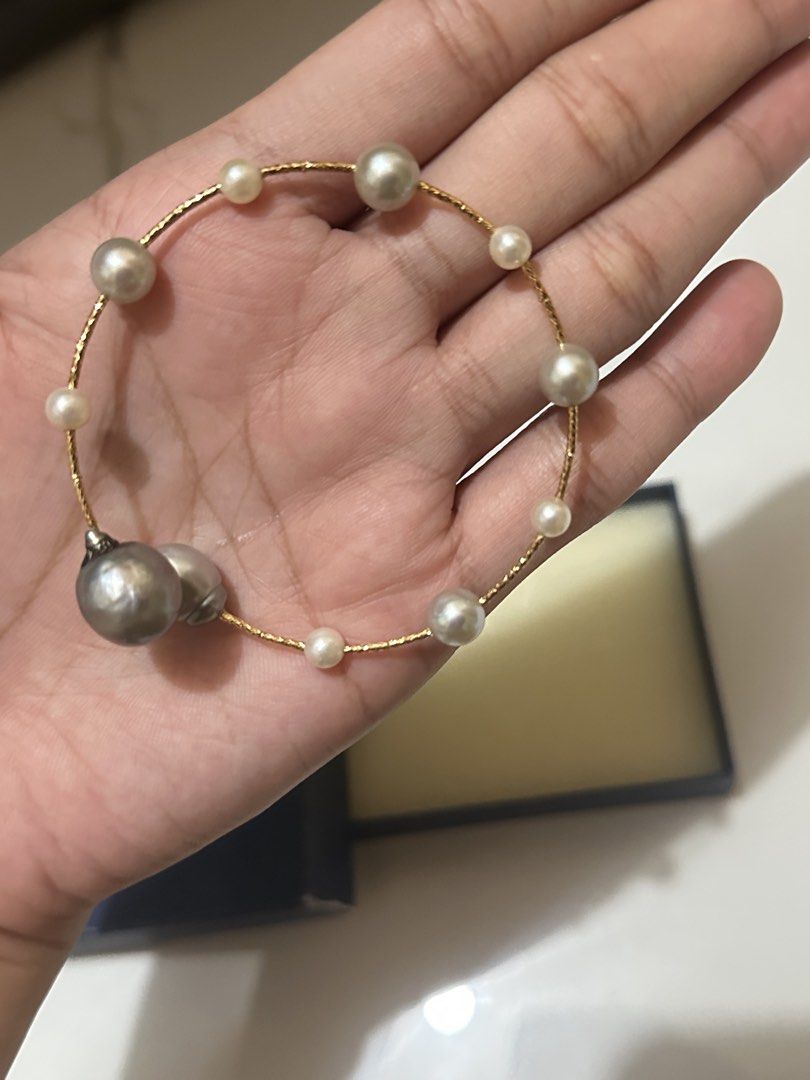 18k Gold with Akoya Pearls - 9G (Category: Bracelets) located in Rizal. Submitted by miss2lyps (Listing ID 1464800558, Image 2). Description: Condition: Pre-loved (Great condition) Fit: Free size / Flexible Style: Great for daily wear or stacking.