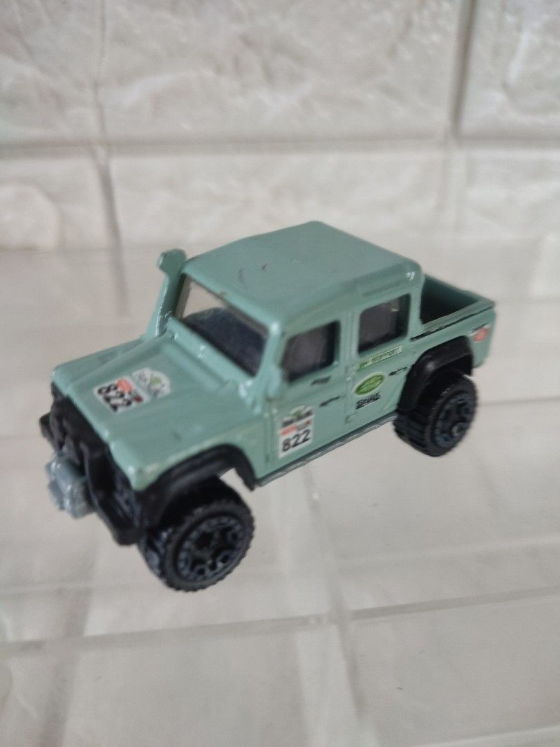 15 landrover defender double cab loose (Category: Vehicle & Diecast Models) located in Narvacan. Submitted by jigger85 (Listing ID 1464787305, Image 2). Description: nearly mint loc. ilocos sur ship thru JNT and LBC.