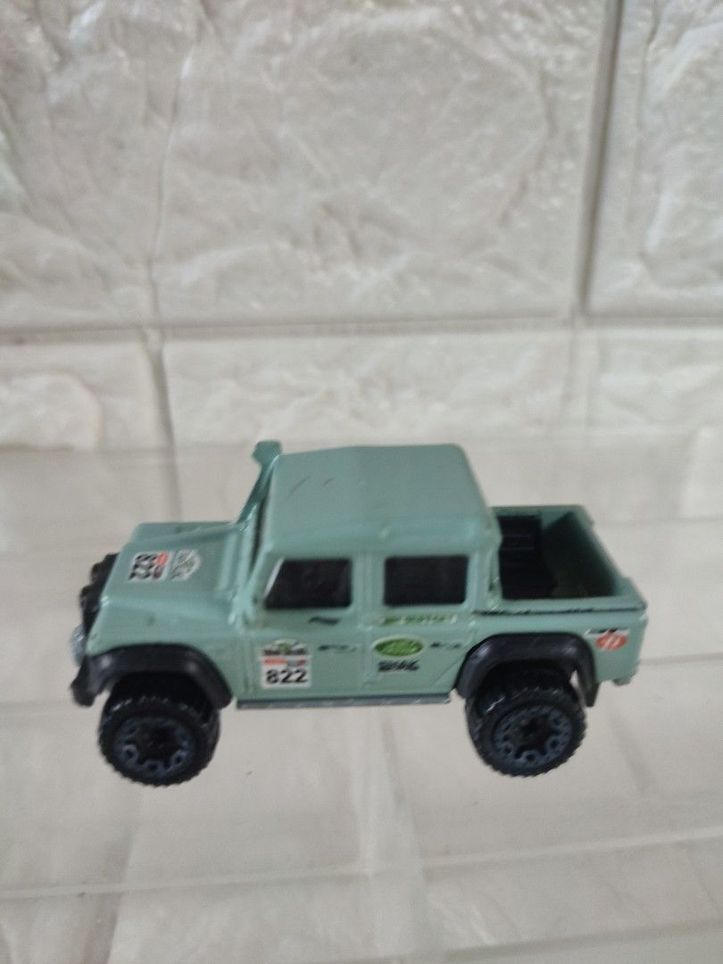 15 landrover defender double cab loose (Category: Vehicle & Diecast Models) located in Narvacan. Submitted by jigger85 (Listing ID 1464787305, Image 1). Description: nearly mint loc. ilocos sur ship thru JNT and LBC.