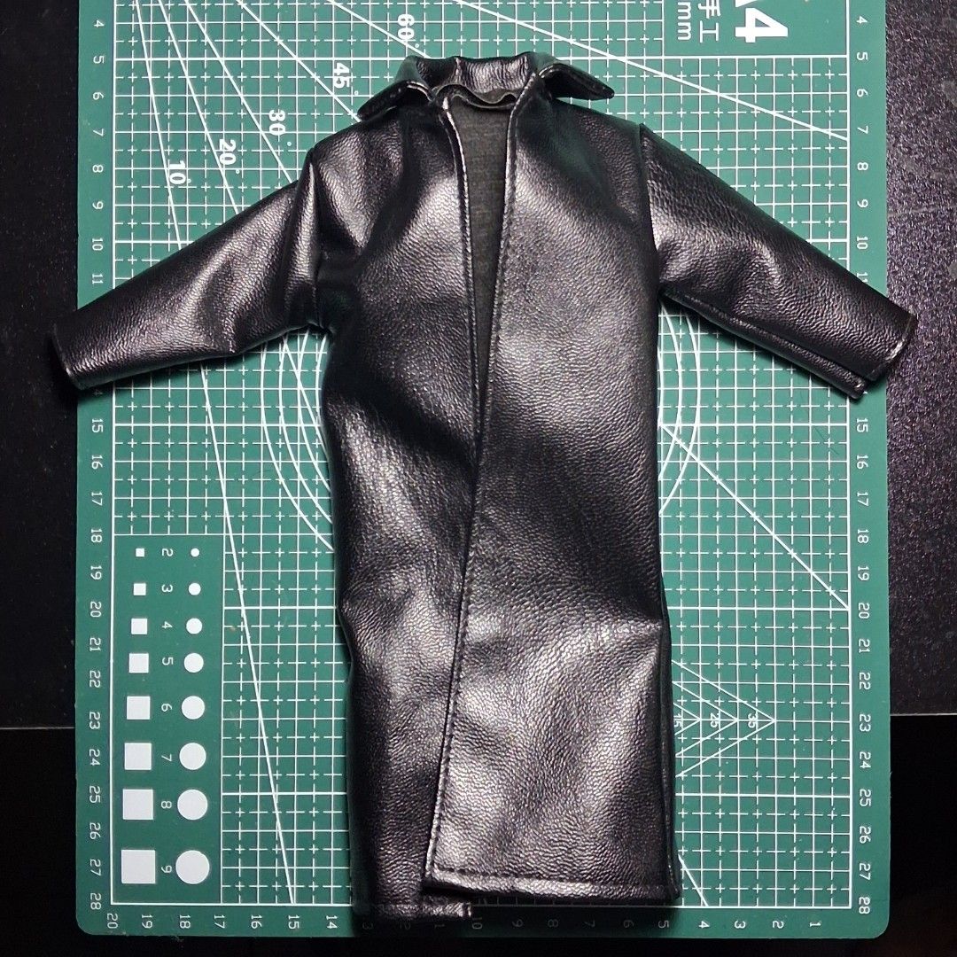 1/6 scale: Leather Trench Coat Jacket (Category: Figurines & Statues) located in Bacolod City. Submitted by enjoytoys_6100 (Listing ID 1464847145, Image 1). Description: As is WYSIWYG 600php only..