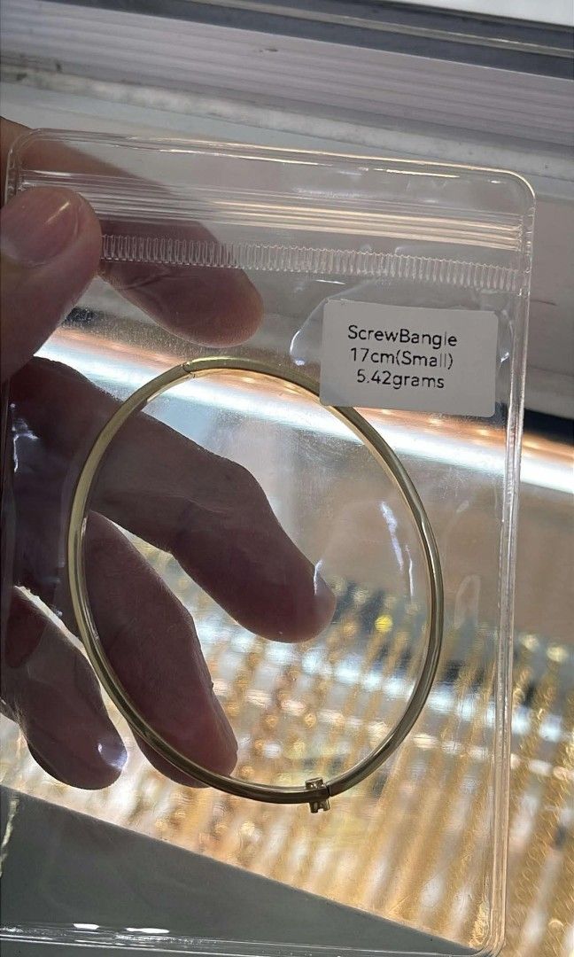 18K Saudi Gold Bangle Screw 17 cm (Category: Bracelets) located in Manila. Submitted by RealGoldPawnable18K21K24K (Listing ID 1464776143, Image 3). Description: .